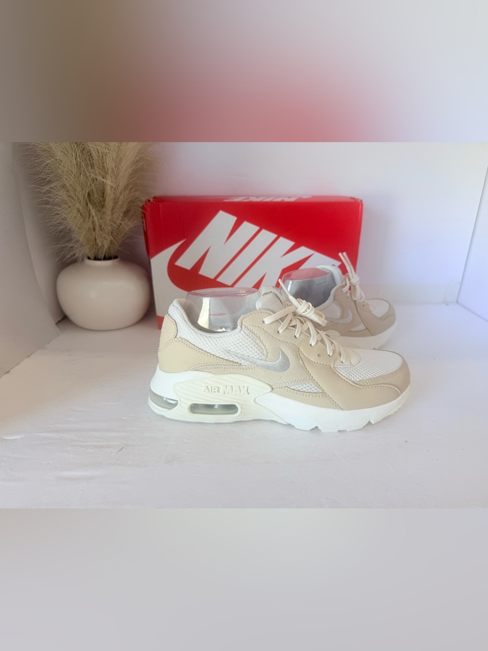 112. Nike Beige and White Air Max Excee Sneakers 8w - Picture 3 of 4